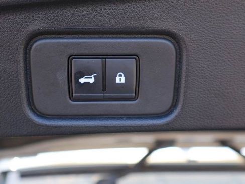 Certified 2025 Nissan Pathfinder SV FWD image 11