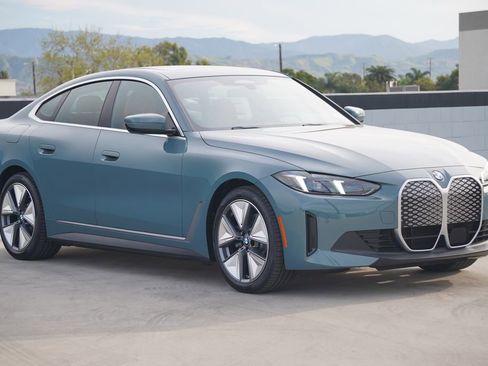 New 2026 BMW i4 eDrive40 w/ Premium Package image 3