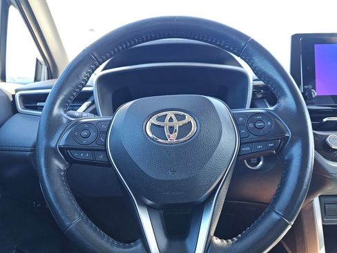 Used 2023 Toyota Corolla Cross XLE image 26
