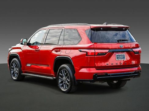 Used 2023 Toyota Sequoia Platinum image 2