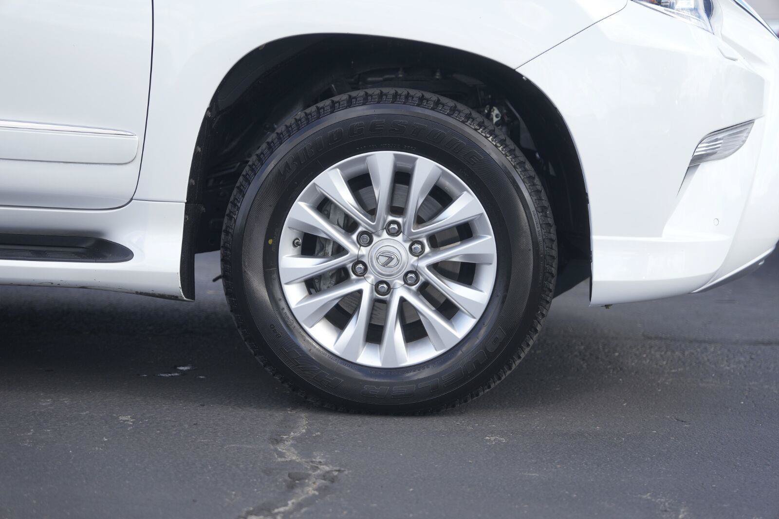 Used 2019 Lexus GX 460 Premium w/ Premium Package AWD/4WD image 4