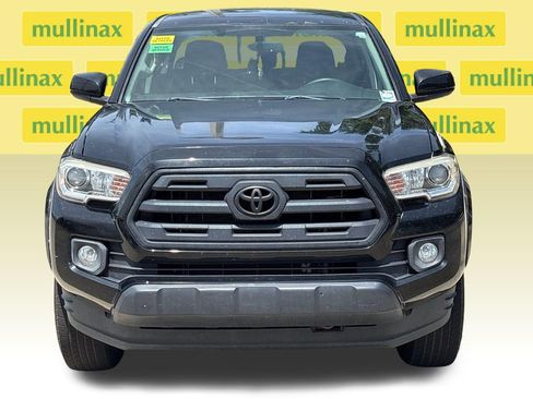 Used 2017 Toyota Tacoma SR5 w/ Tow Package RWD image 14
