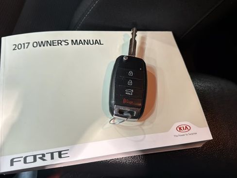 Used 2017 Kia Forte LX FWD image 31