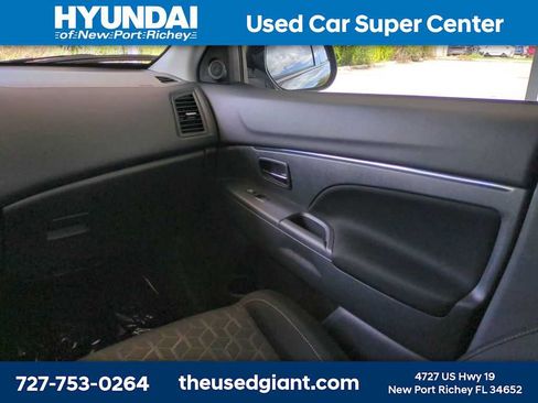 Used 2024 Mitsubishi Outlander Sport ES AWD/4WD image 17