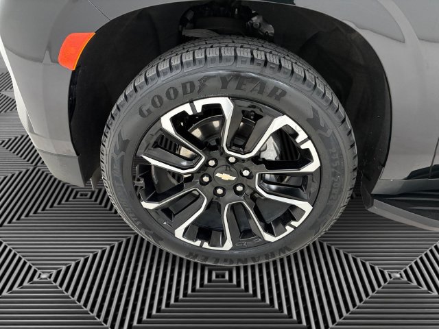 Certified 2023 Chevrolet Tahoe LT w/ Luxury Package AWD/4WD image 9