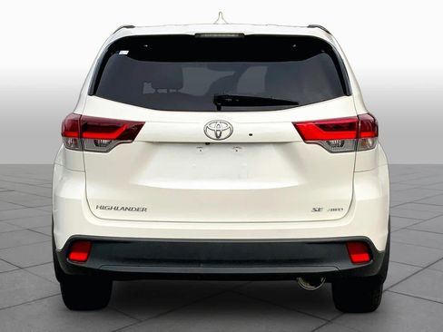 Used 2019 Toyota Highlander SE AWD/4WD image 5