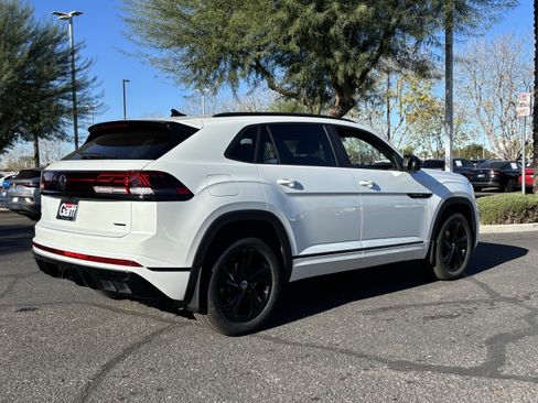 New 2026 Volkswagen Atlas Cross Sport SEL R-Line image 3