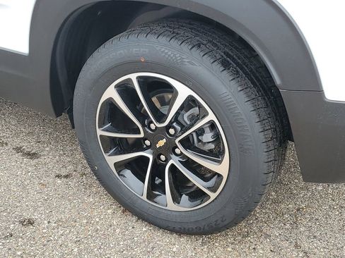 Used 2024 Chevrolet TrailBlazer LT w/ Convenience Package image 36
