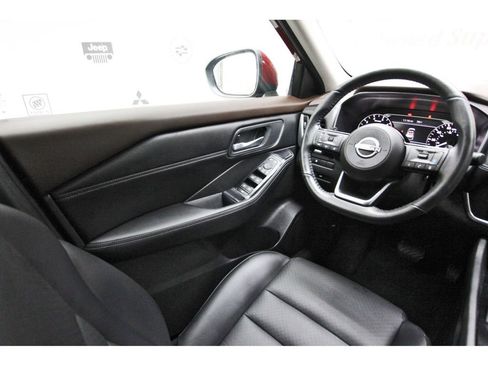 Used 2023 Nissan Rogue SV w/ SV Premium B Package FWD image 6