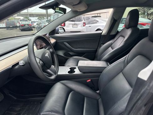 Used 2021 Tesla Model 3 Standard Range Plus image 12