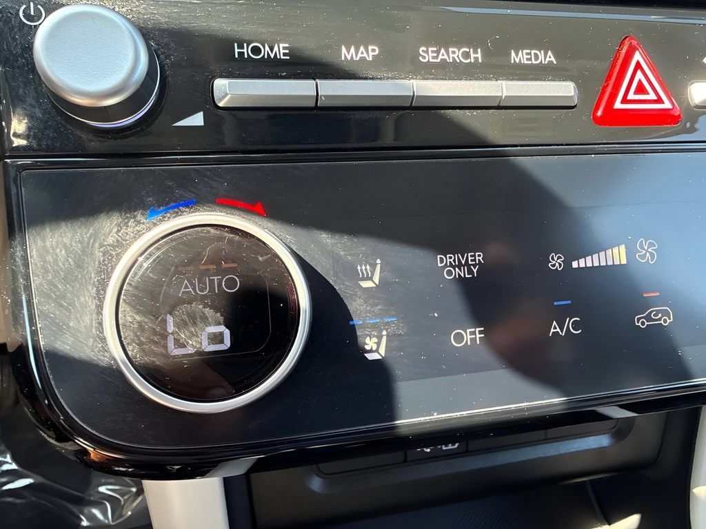 Used 2025 Hyundai Tucson Limited AWD/4WD image 18