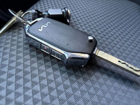 Used 2025 Kia Soul LX w/ LX Technology Package image 18