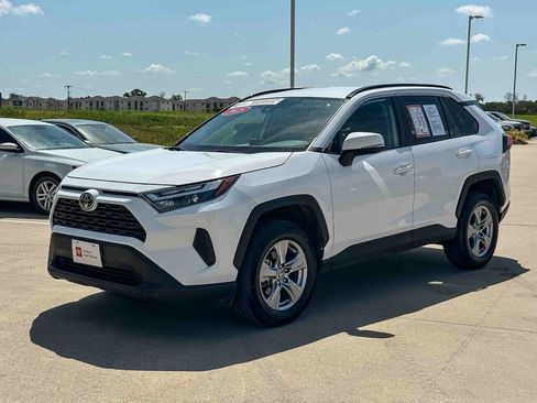 Used 2025 Toyota RAV4 XLE FWD image 7