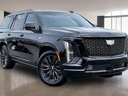 Used 2025 Cadillac Escalade Sport Platinum AWD/4WD image 11