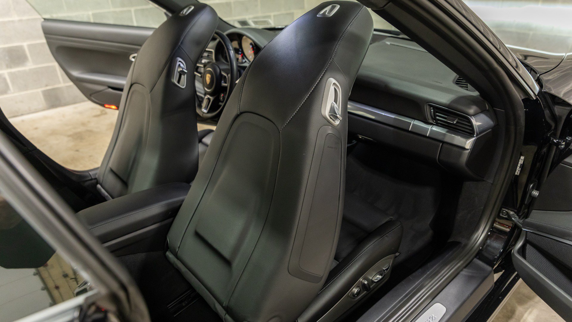Used 2018 Porsche 911 Carrera RWD image 65