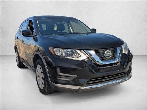 Used 2018 Nissan Rogue S image 3