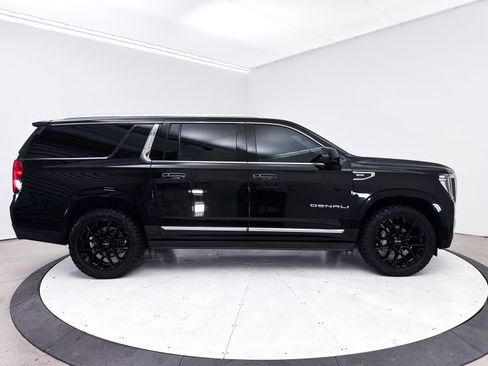 Used 2022 GMC Yukon XL Denali AWD/4WD image 43