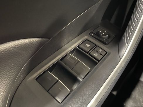 Used 2025 Toyota RAV4 XLE FWD image 9