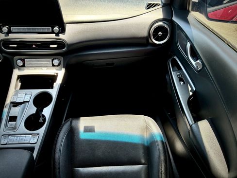 Used 2022 Hyundai Kona Limited FWD image 39