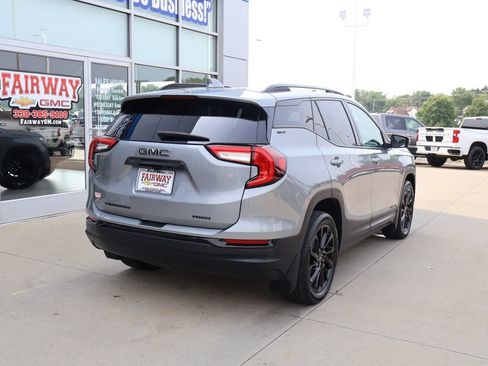 Used 2023 GMC Terrain SLT w/ Infotainment Package II AWD/4WD image 3