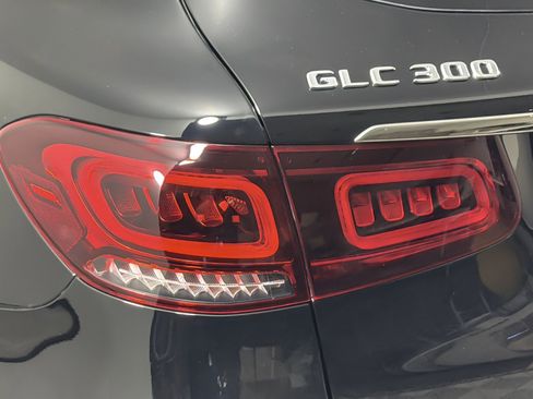 Used 2022 Mercedes-Benz GLC 300 w/ Premium Package Lite image 26