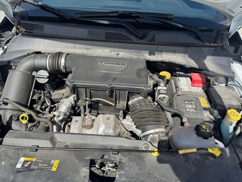 Used 2025 Jeep Compass Limited image 33