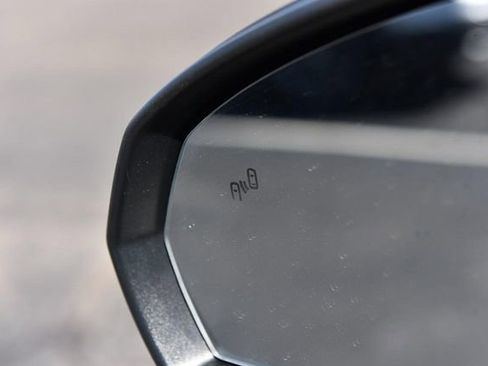 Used 2025 Volkswagen Taos S AWD/4WD image 9