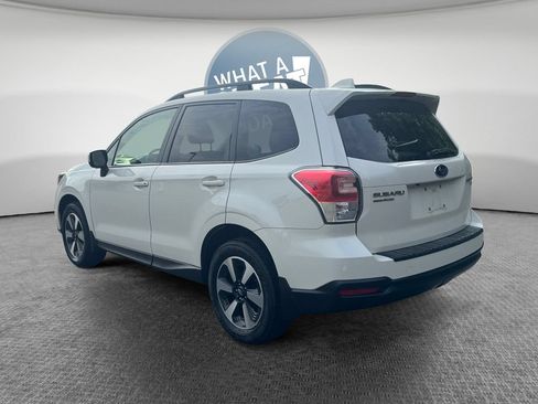 Used 2017 Subaru Forester 2.5i Premium AWD/4WD image 6