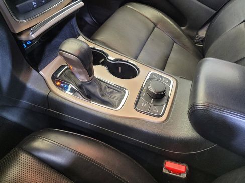 Used 2016 Jeep Grand Cherokee Summit w/ Skid Plate Group AWD/4WD image 26