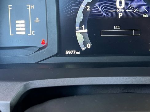 Certified 2025 Toyota Tacoma SR5 AWD/4WD image 30