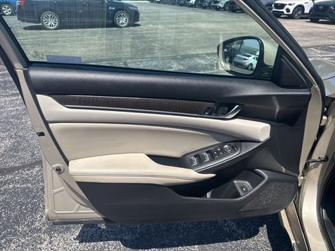 Used 2020 Honda Accord EX image 15