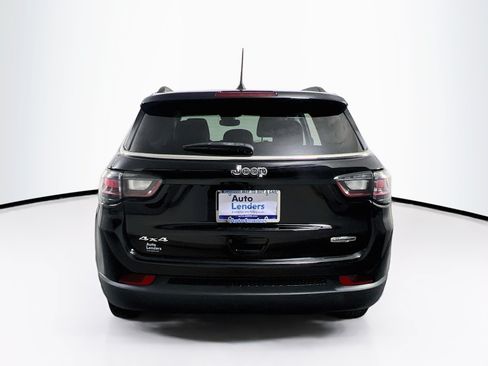 Used 2022 Jeep Compass Latitude w/ Sun and Sound Group AWD/4WD image 6