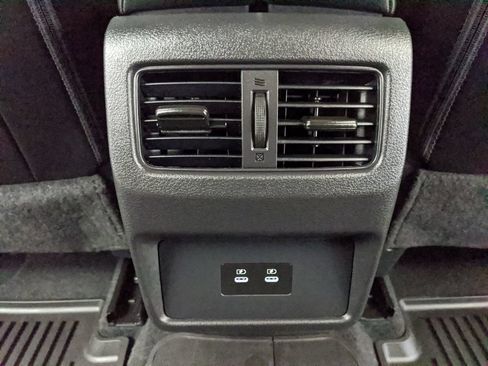 Used 2025 Nissan Rogue SV AWD/4WD image 18