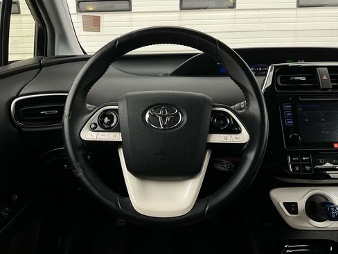 Used 2017 Toyota Prius Four w/ Premium Convenience Package image 32