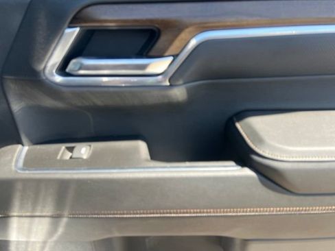 Used 2025 Chevrolet Silverado 1500 High Country w/ High Country Premium Package AWD/4WD image 36