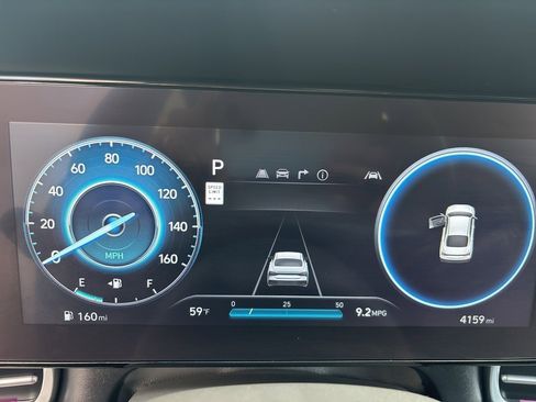 Used 2025 Hyundai Elantra SEL image 9