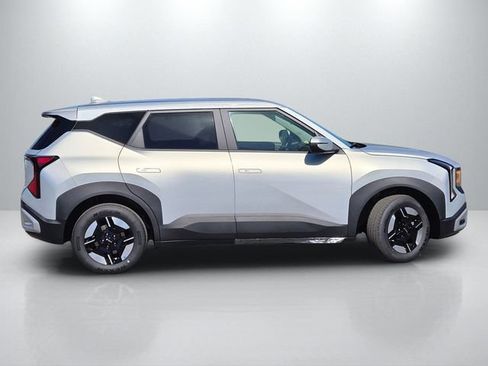 New 2027 Kia Seltos LX FWD image 4