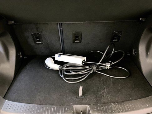 Used 2023 Chevrolet Bolt EUV LT w/ Convenience Package image 33