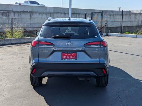 Used 2023 Toyota Corolla Cross XLE image 9