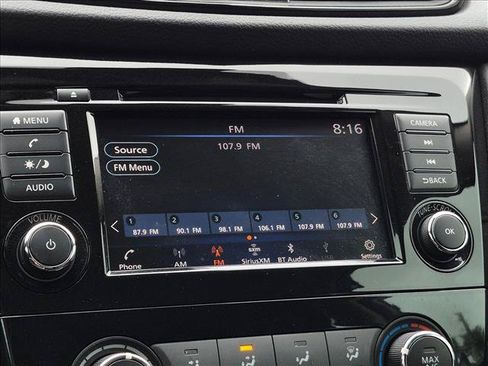 Used 2020 Nissan Rogue S w/ Special Edition Package FWD image 12