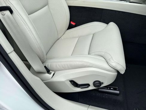 New 2026 Volvo XC60 B5 Ultra w/ Climate Package image 16