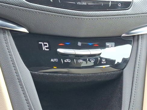 Used 2017 Cadillac XT5 FWD image 16