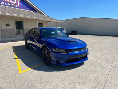 Used 2022 Dodge Charger R/T w/ Blacktop Package image 3