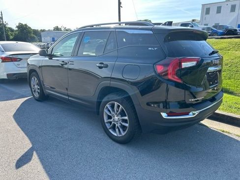 Used 2024 GMC Terrain SLT FWD image 4