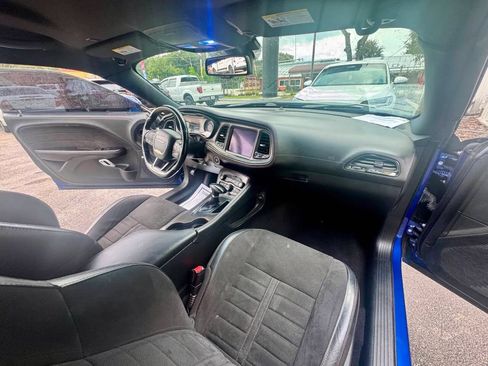 Used 2020 Dodge Challenger R/T RWD image 17