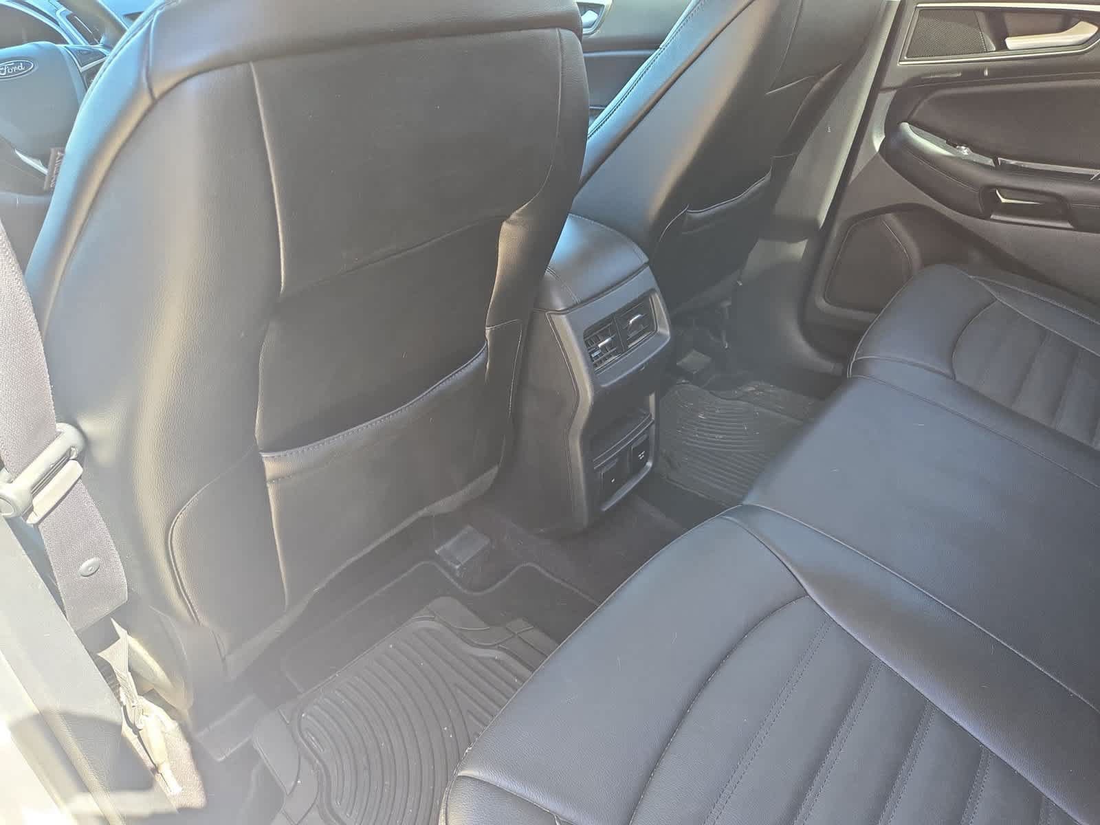Used 2016 Ford Edge SEL w/ Equipment Group 201A FWD image 17
