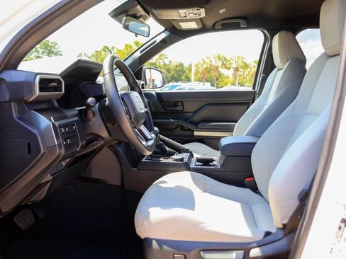 Used 2025 Toyota 4Runner SR5 RWD image 9