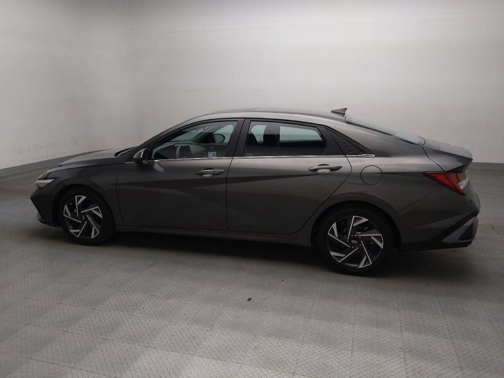 Used 2024 Hyundai Elantra SEL w/ Convenience Package FWD image 5