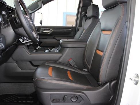 Used 2025 GMC Sierra 2500 AT4 w/ AT4 Premium Plus Package AWD/4WD image 22