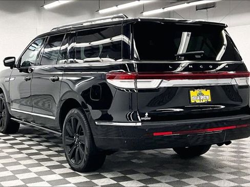 Used 2023 Lincoln Navigator L Reserve w/ Equipment Group 201A image 3